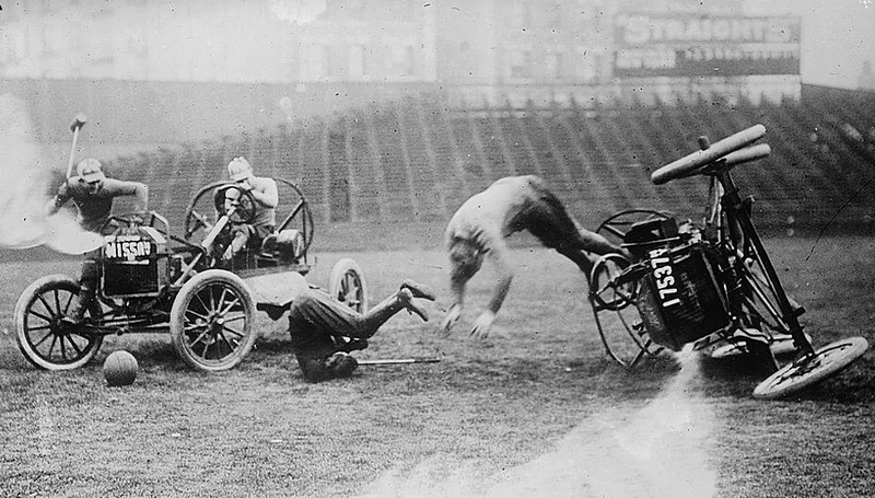 Illustration for article titled I Don't Understand Why Auto Polo Never Caught On, It Looks So Safe